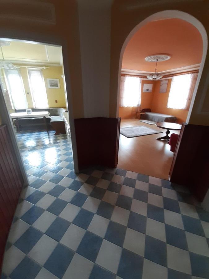 Gabor Pal 1 Apartman 1 Szoba Dunafoldvar Buitenkant foto
