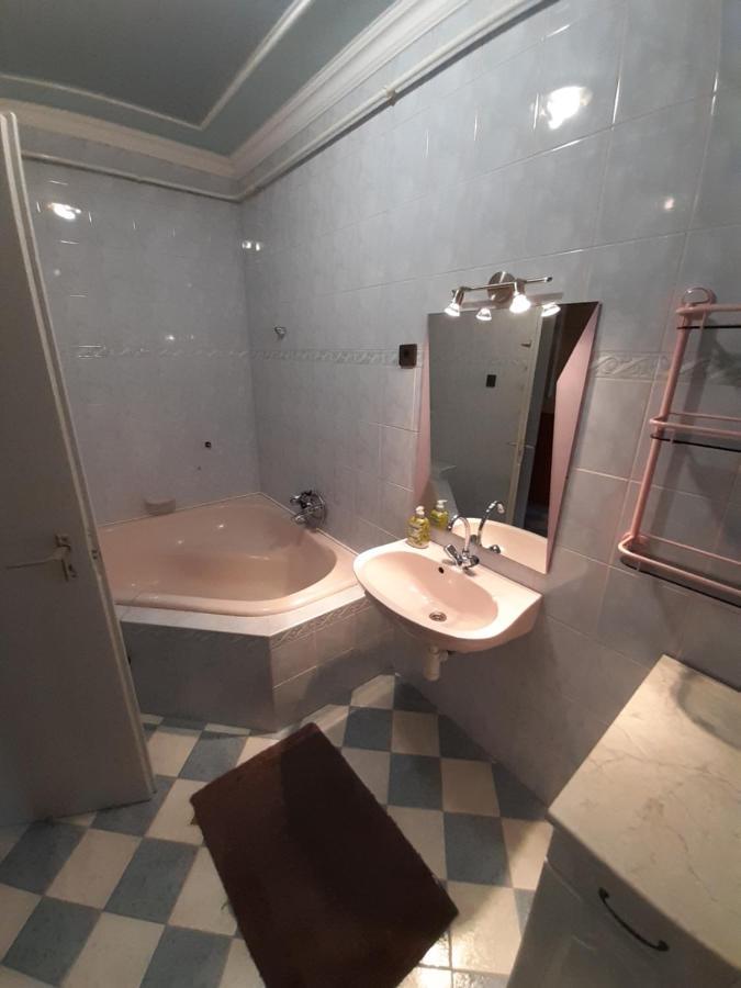 Gabor Pal 1 Apartman 1 Szoba Dunafoldvar Buitenkant foto